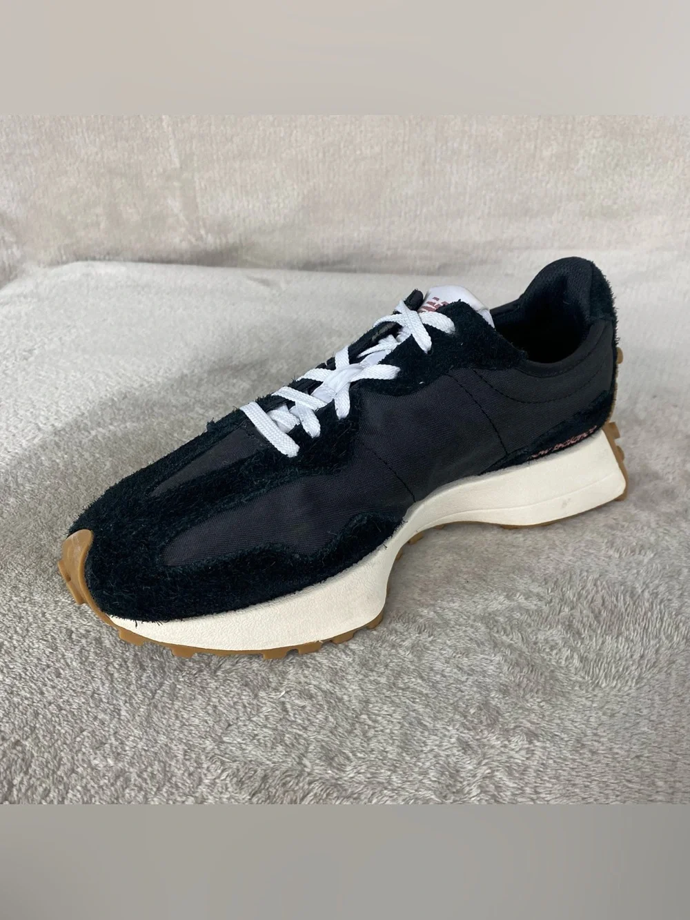 New Balance 327 WS327BL Womens Size 9 Black White Gum Running Shoes
